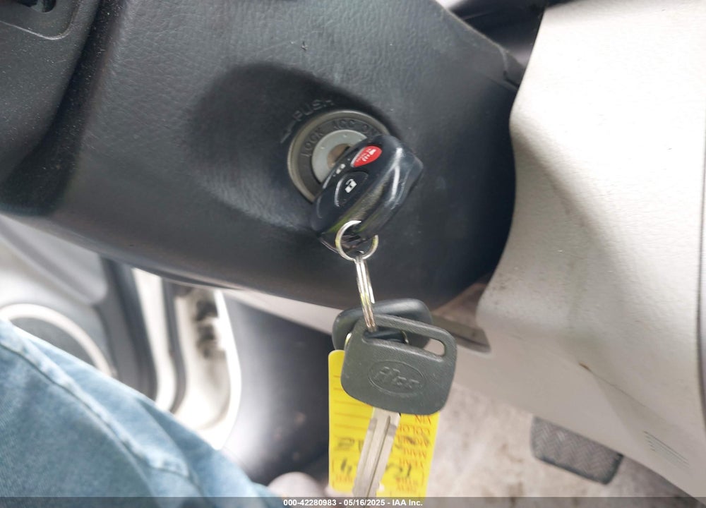 2008 TOYOTA RAV4 VIN: JTMBD33V585202109