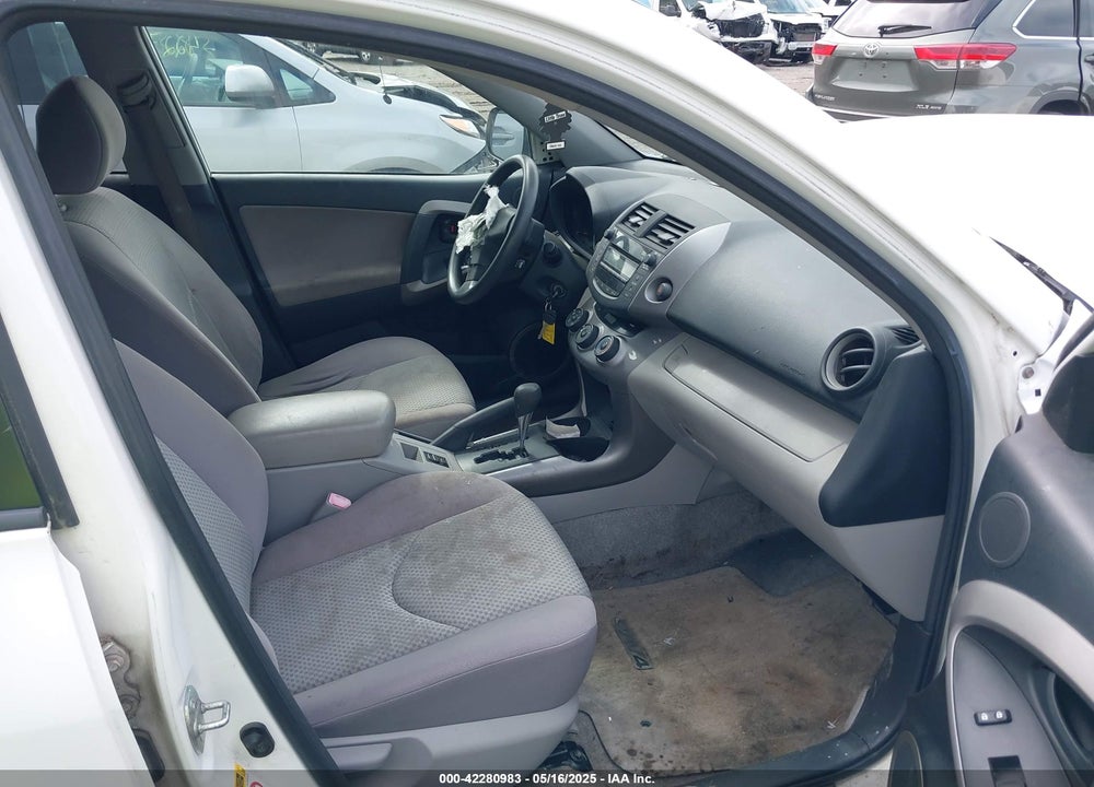 2008 TOYOTA RAV4 VIN: JTMBD33V585202109