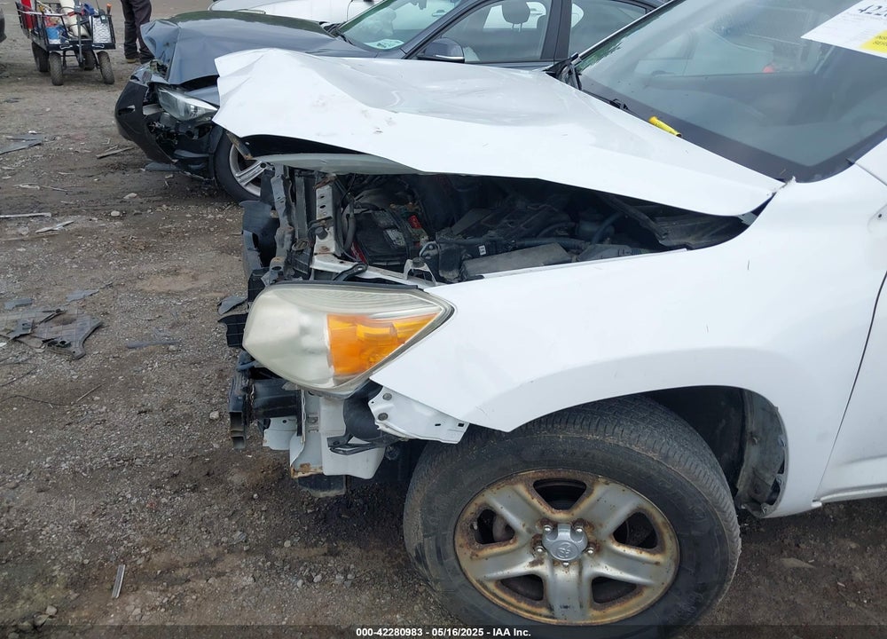 2008 TOYOTA RAV4 VIN: JTMBD33V585202109