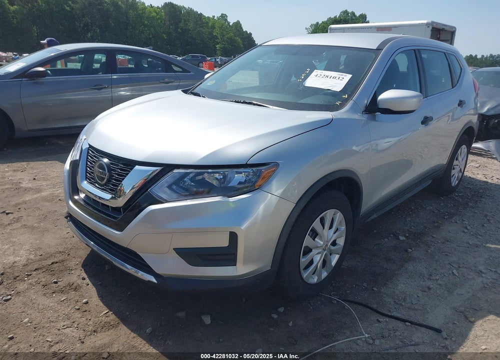 2018 NISSAN ROGUE VIN: KNMAT2MT1JP615550