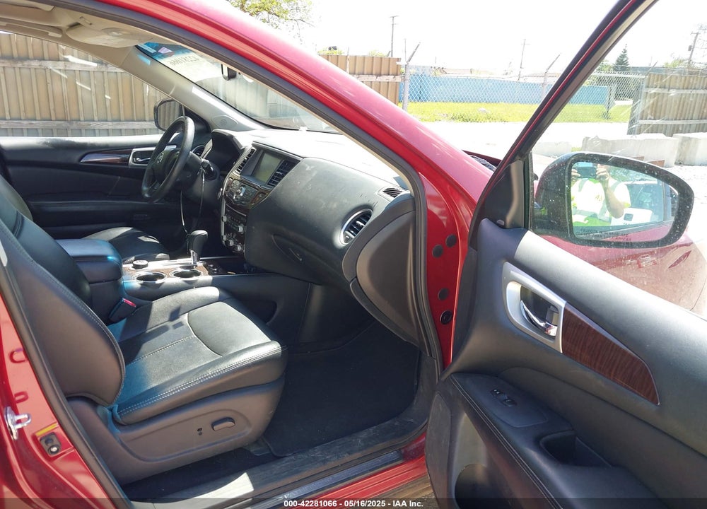 2015 NISSAN PATHFINDER PLATINUM VIN: 5N1AR2MM1FC707940