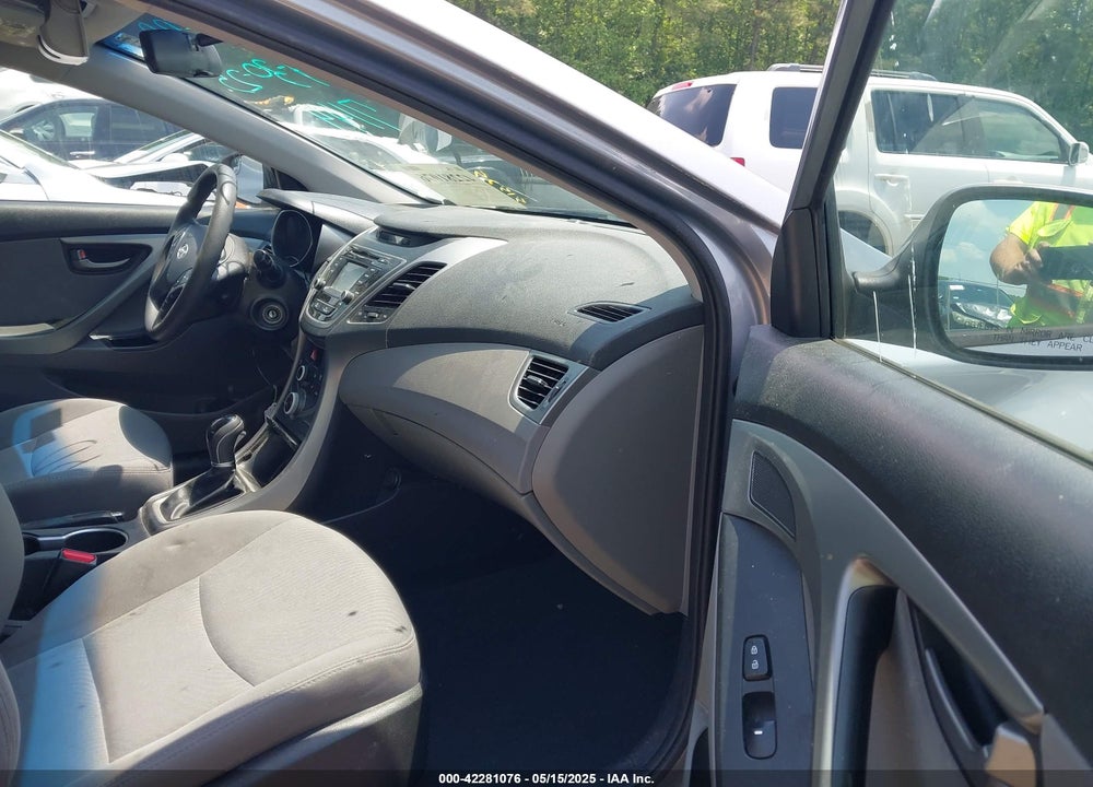 2015 HYUNDAI ELANTRA VIN: 5NPDH4AE8FH637144