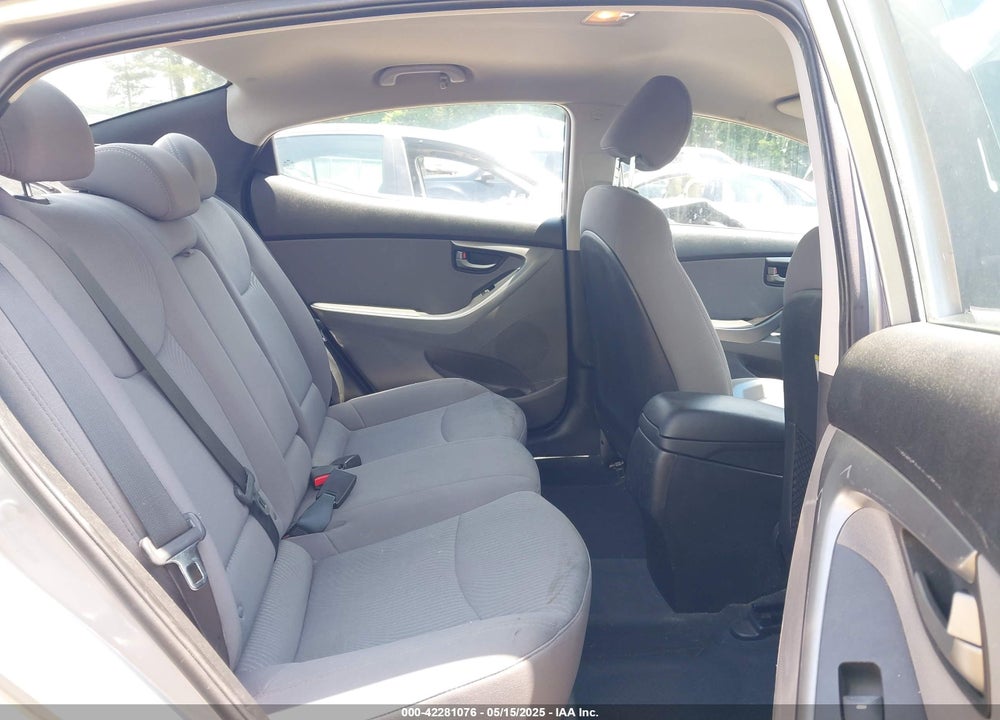2015 HYUNDAI ELANTRA VIN: 5NPDH4AE8FH637144