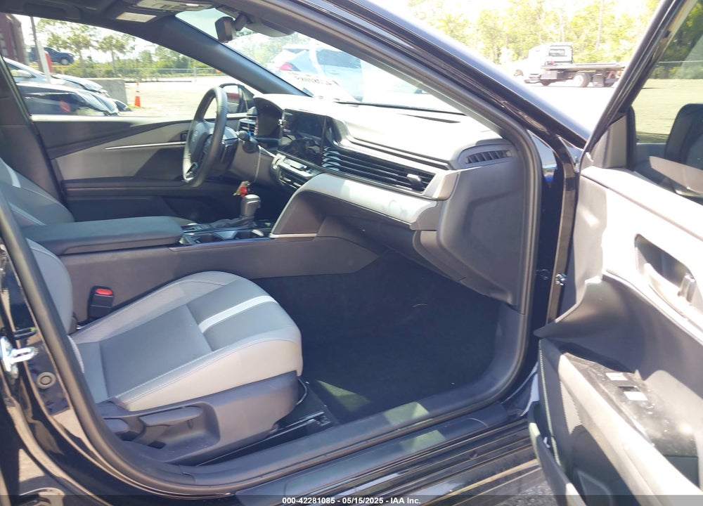 2025 TOYOTA CAMRY SE VIN: 4T1DAACKXSU102317