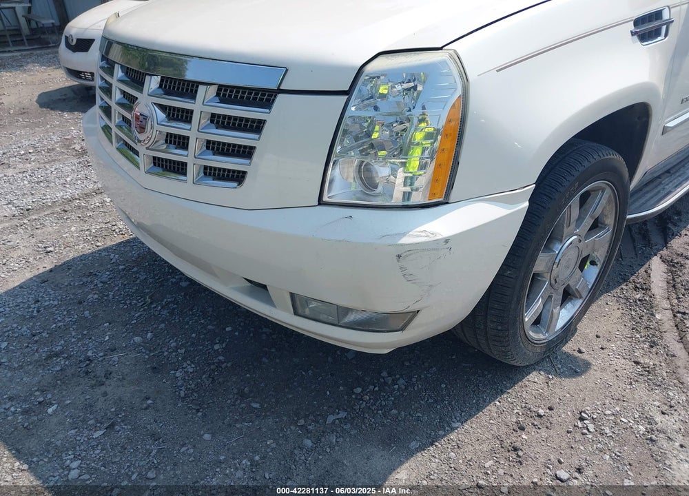 2008 CADILLAC ESCALADE ESV STANDARD VIN: 1GYFK668X8R172753