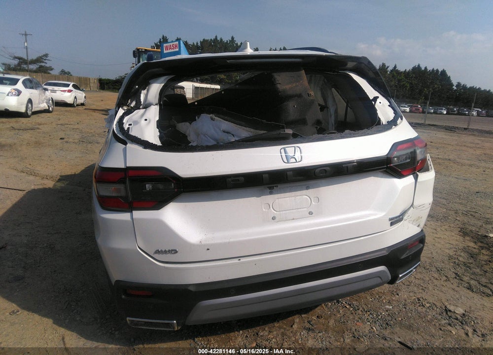 2024 HONDA PILOT TOURING VIN: 5FNYG1H70RB038106