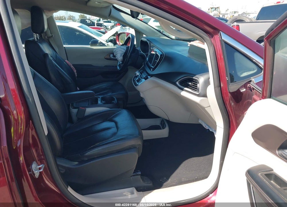 2018 CHRYSLER PACIFICA TOURING L VIN: 2C4RC1BG5JR119605