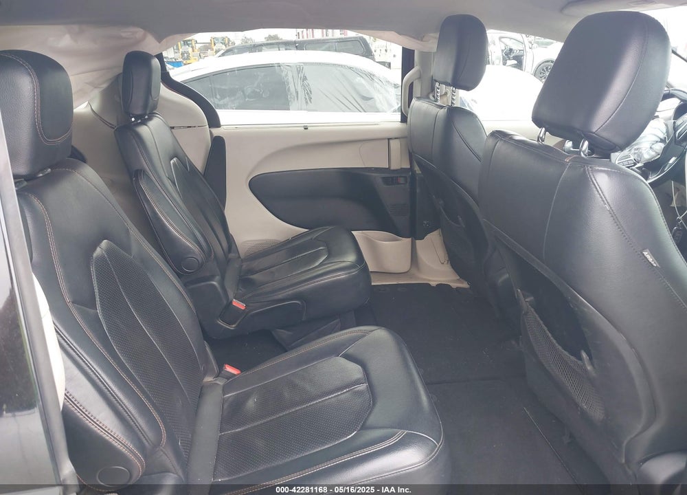 2018 CHRYSLER PACIFICA TOURING L VIN: 2C4RC1BG5JR119605