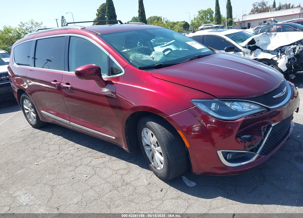 2018 CHRYSLER PACIFICA TOURING L VIN: 2C4RC1BG5JR119605