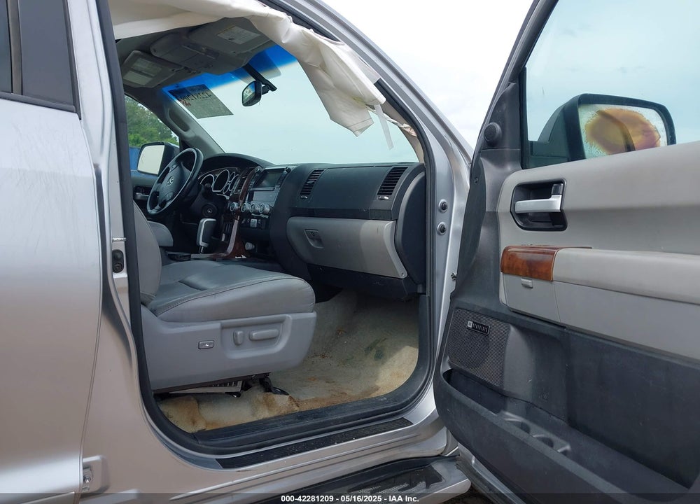 2011 TOYOTA SEQUOIA LIMITED 5.7L V8 VIN: 5TDKY5G13BS031658