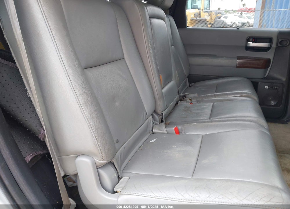 2011 TOYOTA SEQUOIA LIMITED 5.7L V8 VIN: 5TDKY5G13BS031658