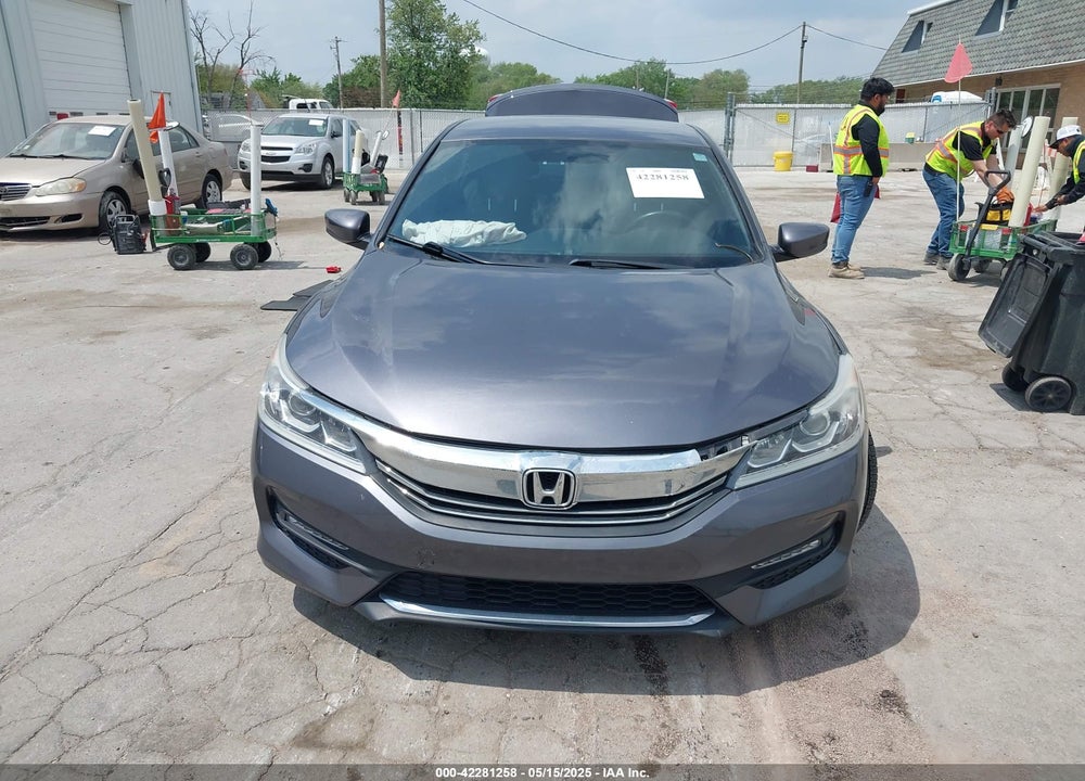 2017 HONDA ACCORD VIN: 1HGCR2F57HA180215