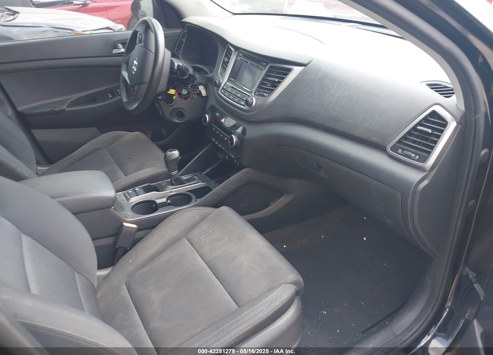 2017 HYUNDAI TUCSON VIN: KM8J33A41HU299397