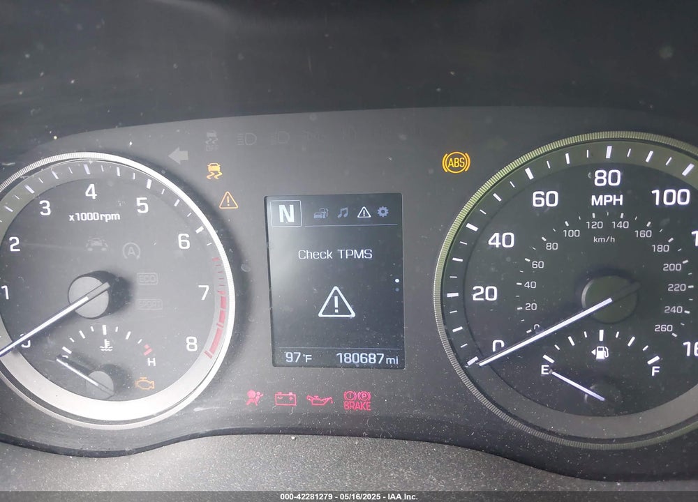 2017 HYUNDAI TUCSON VIN: KM8J33A41HU299397