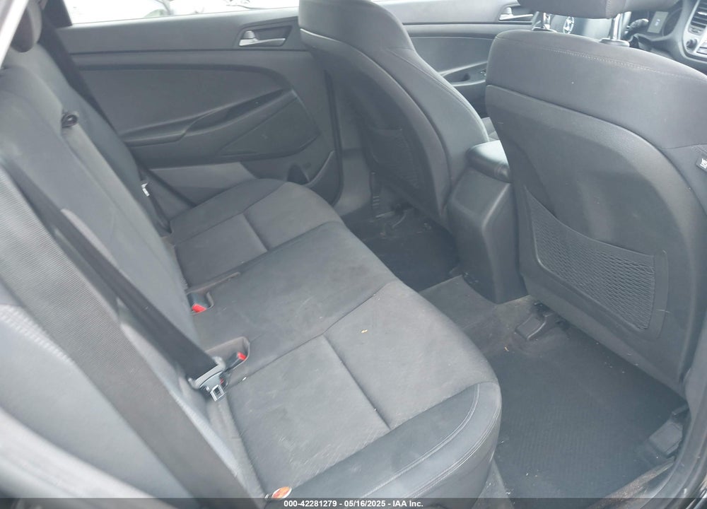 2017 HYUNDAI TUCSON VIN: KM8J33A41HU299397