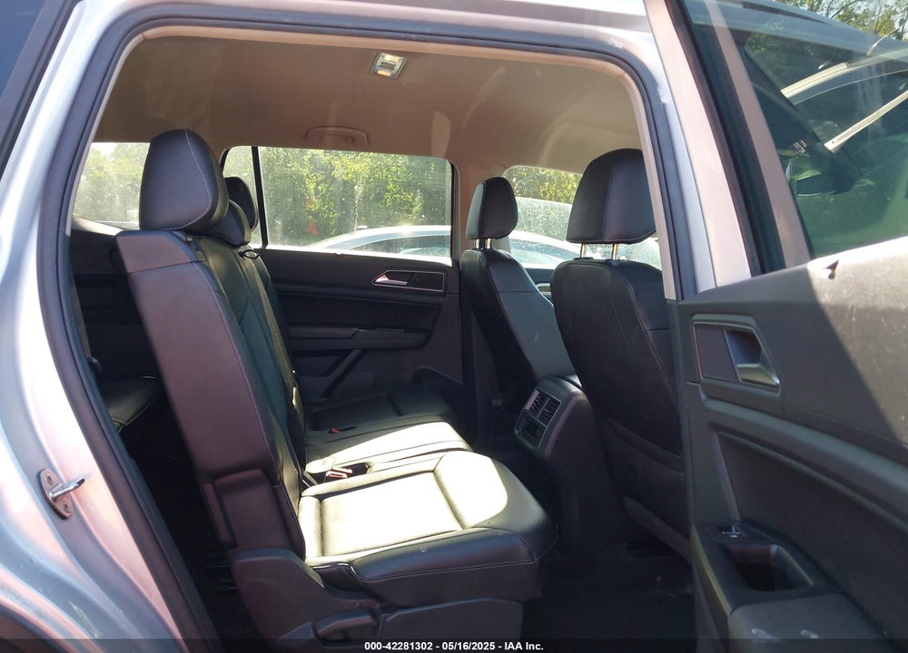 2019 VOLKSWAGEN ATLAS VIN: 1V2UR2CA2KC557449