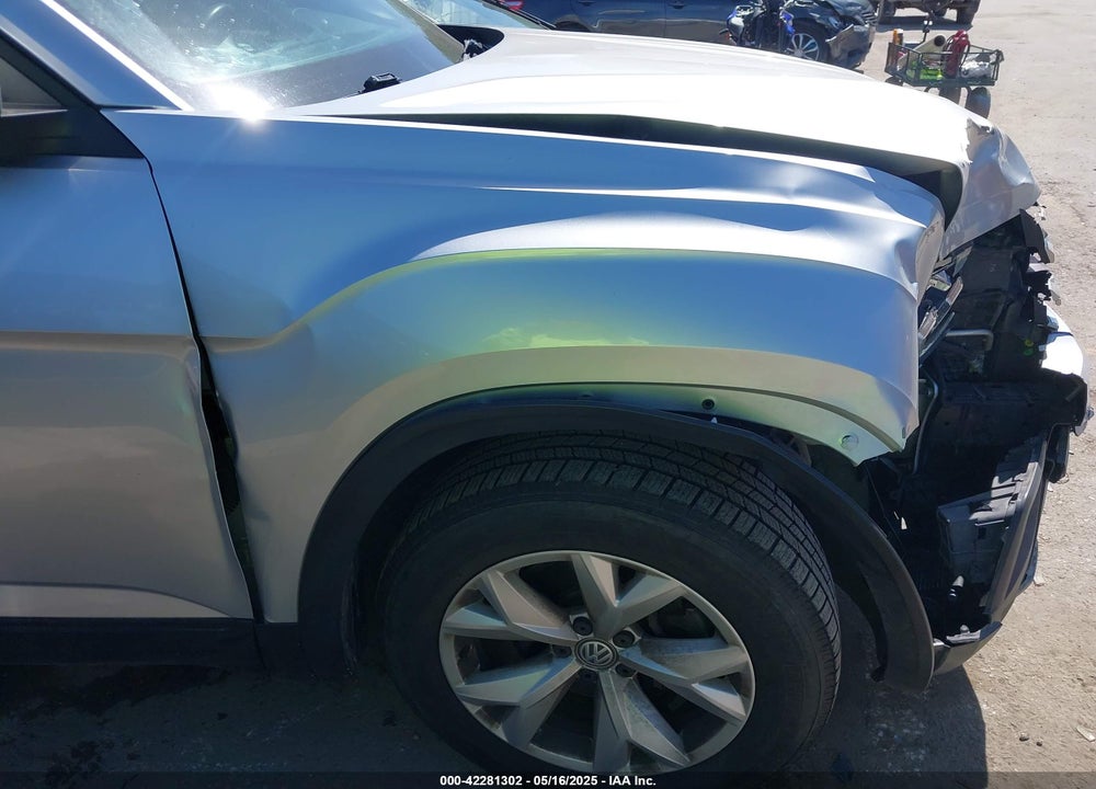 2019 VOLKSWAGEN ATLAS VIN: 1V2UR2CA2KC557449