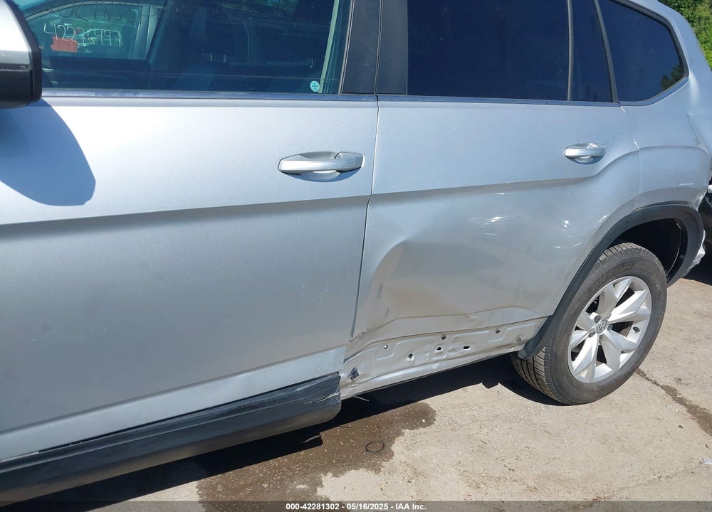 2019 VOLKSWAGEN ATLAS VIN: 1V2UR2CA2KC557449