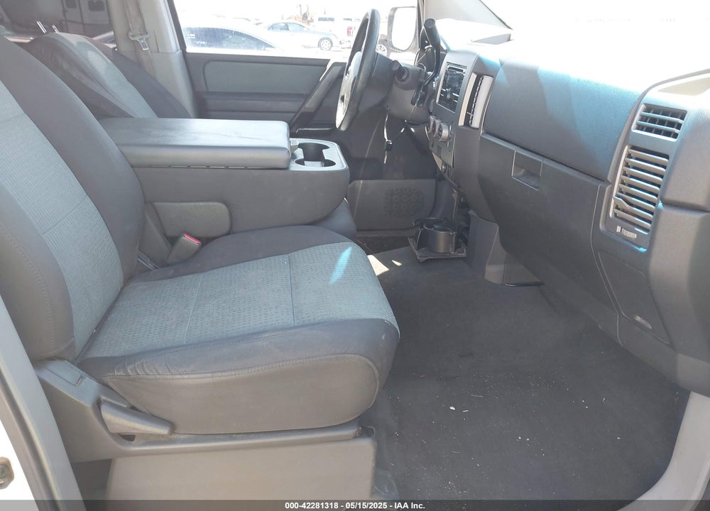 2004 NISSAN TITAN SE VIN: 1N6AA07B14N528418