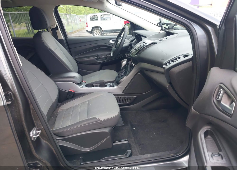 2016 FORD ESCAPE VIN: 1FMCU0G7XGUB02845