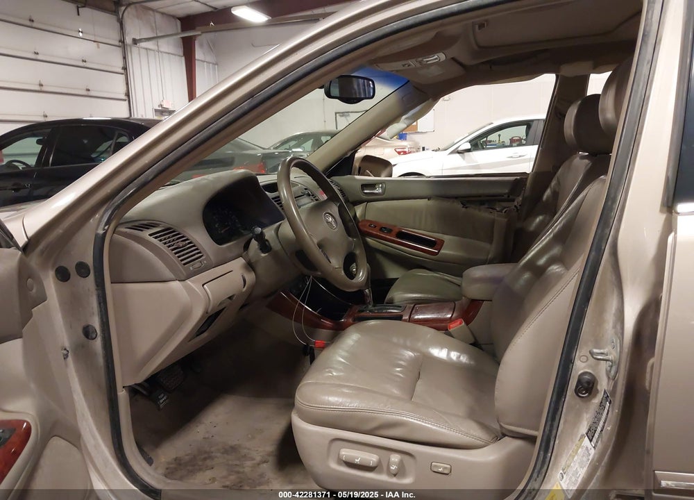 2004 TOYOTA CAMRY XLE VIN: 4T1BE30K14U889902