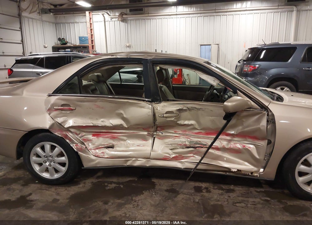 2004 TOYOTA CAMRY XLE VIN: 4T1BE30K14U889902