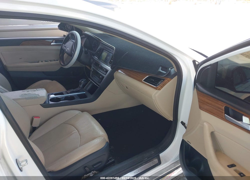 2015 HYUNDAI SONATA VIN: 5NPE34AF2FH210022