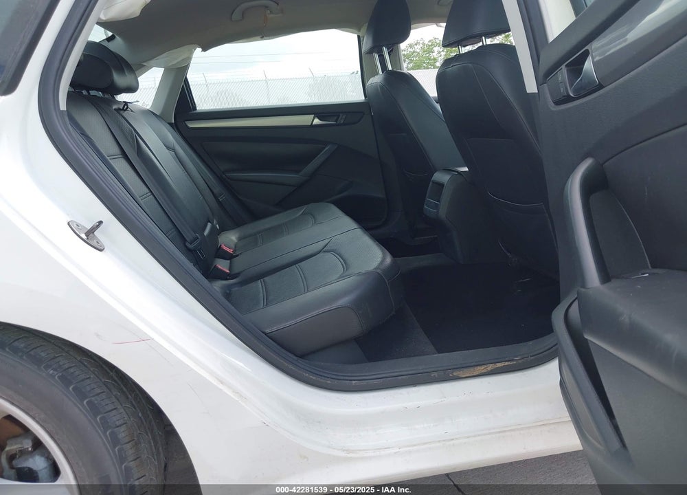 2014 VOLKSWAGEN PASSAT 1.8T WOLFSBURG EDITION VIN: 1VWAT7A33EC038693