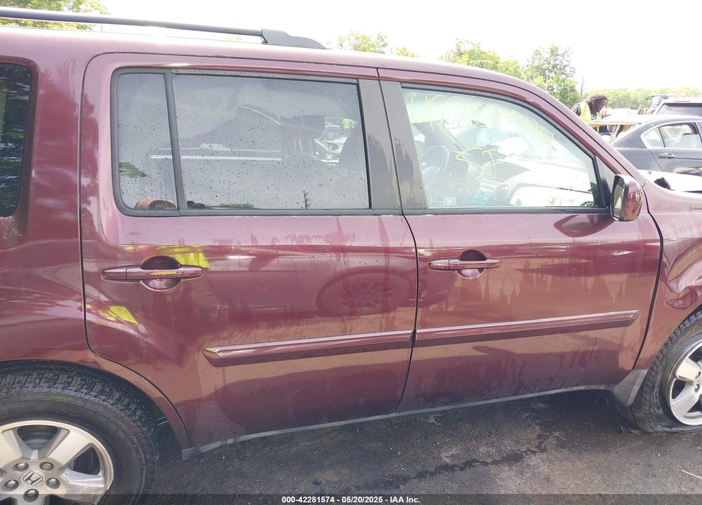 2010 HONDA PILOT EX-L VIN: 5FNYF4H57AB036411