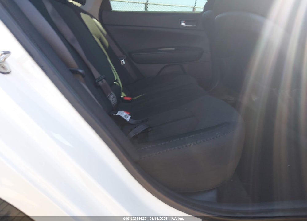 2016 KIA OPTIMA LX VIN: KNAGT4L31G5075416