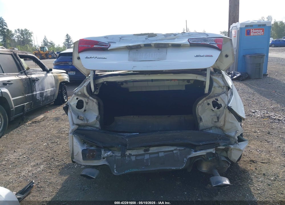 2011 KIA OPTIMA EX VIN: KNAGN4A73B5119084
