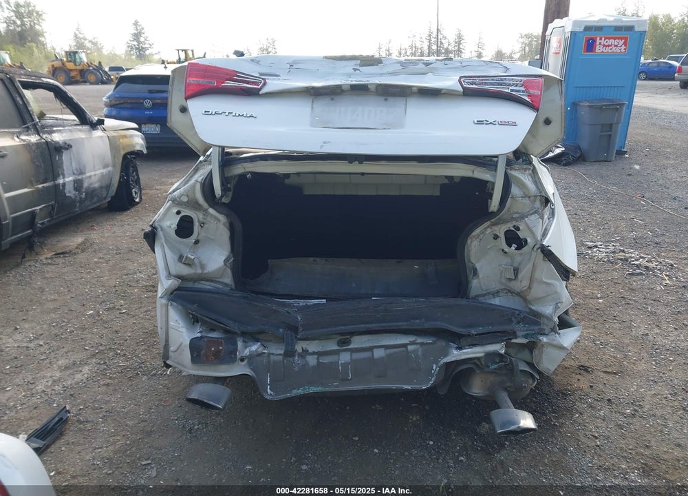 2011 KIA OPTIMA EX VIN: KNAGN4A73B5119084