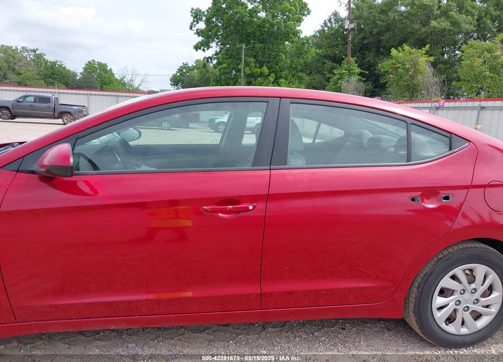 2017 HYUNDAI ELANTRA VIN: KMHD74LF8HU062007