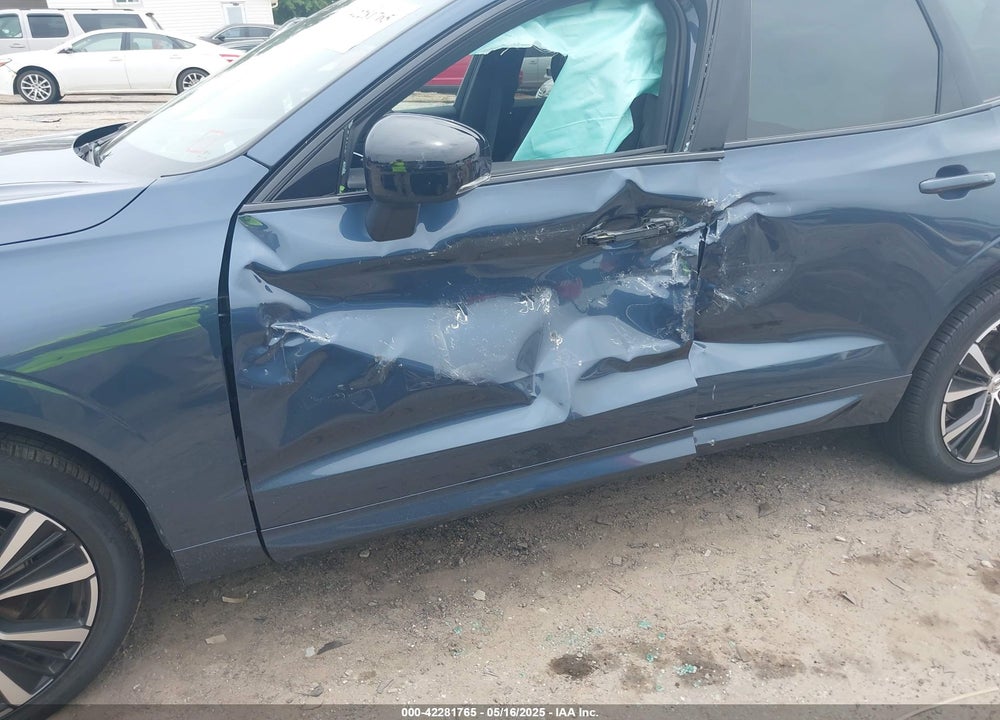 2024 VOLVO XC60 VIN: YV4L12RL2R1777819