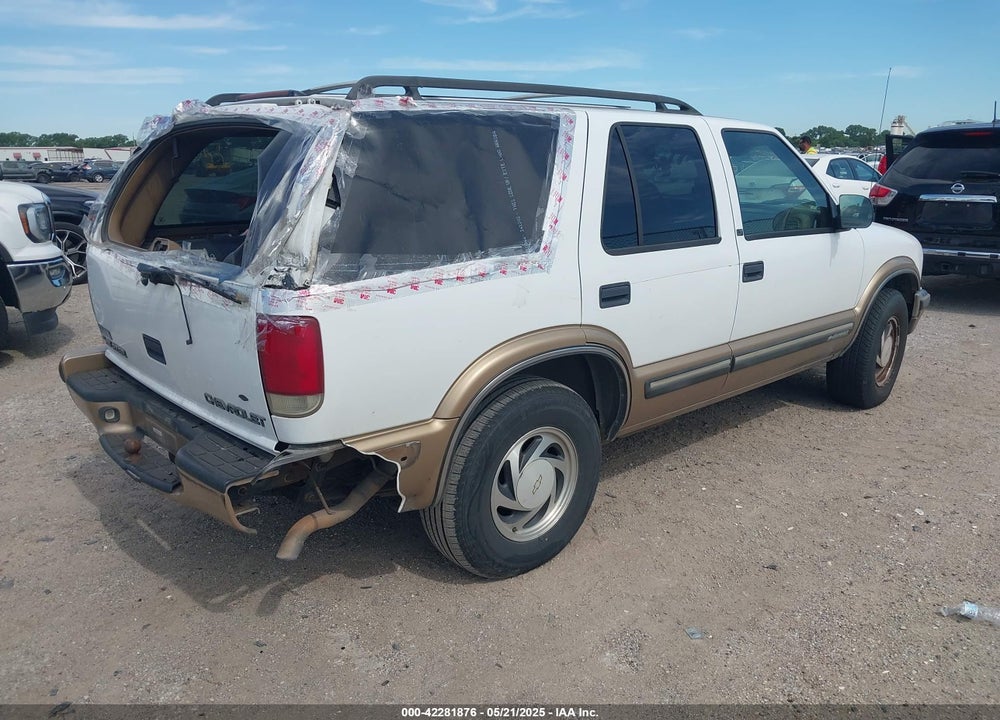 1999 CHEVROLET BLAZER LT VIN: 1GNDT13W4X2208791