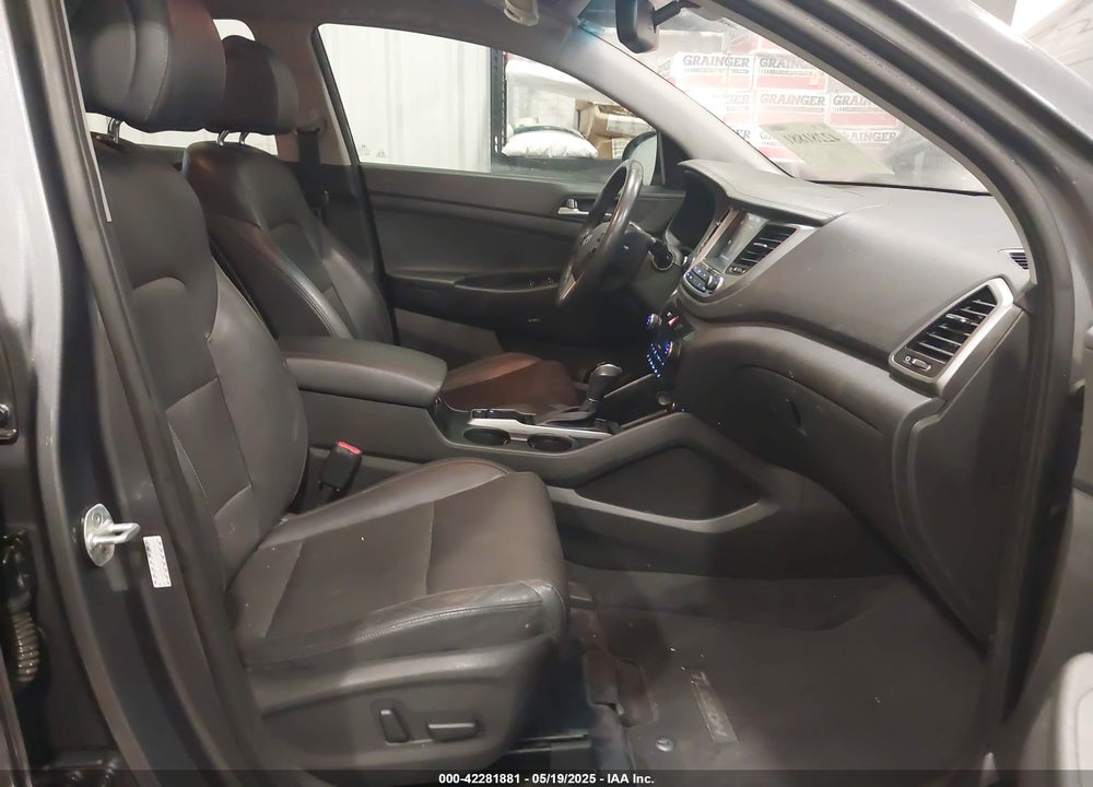 2018 HYUNDAI TUCSON LIMITED VIN: KM8J33A28JU615981