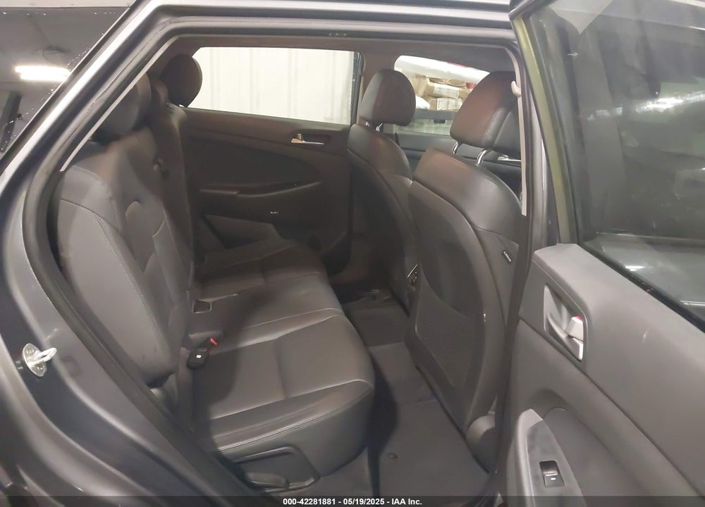 2018 HYUNDAI TUCSON LIMITED VIN: KM8J33A28JU615981