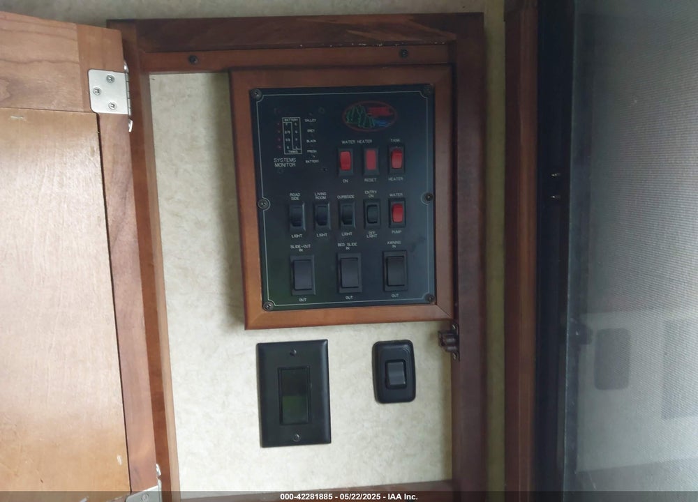 2013 CARDINAL FIFTH WHEEL SERIES VIN: 4X4FCAN26DG098654