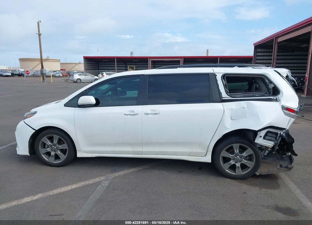 2019 TOYOTA SIENNA SE PREMIUM 8 PASSENGER VIN: 5TDXZ3DC0KS990321