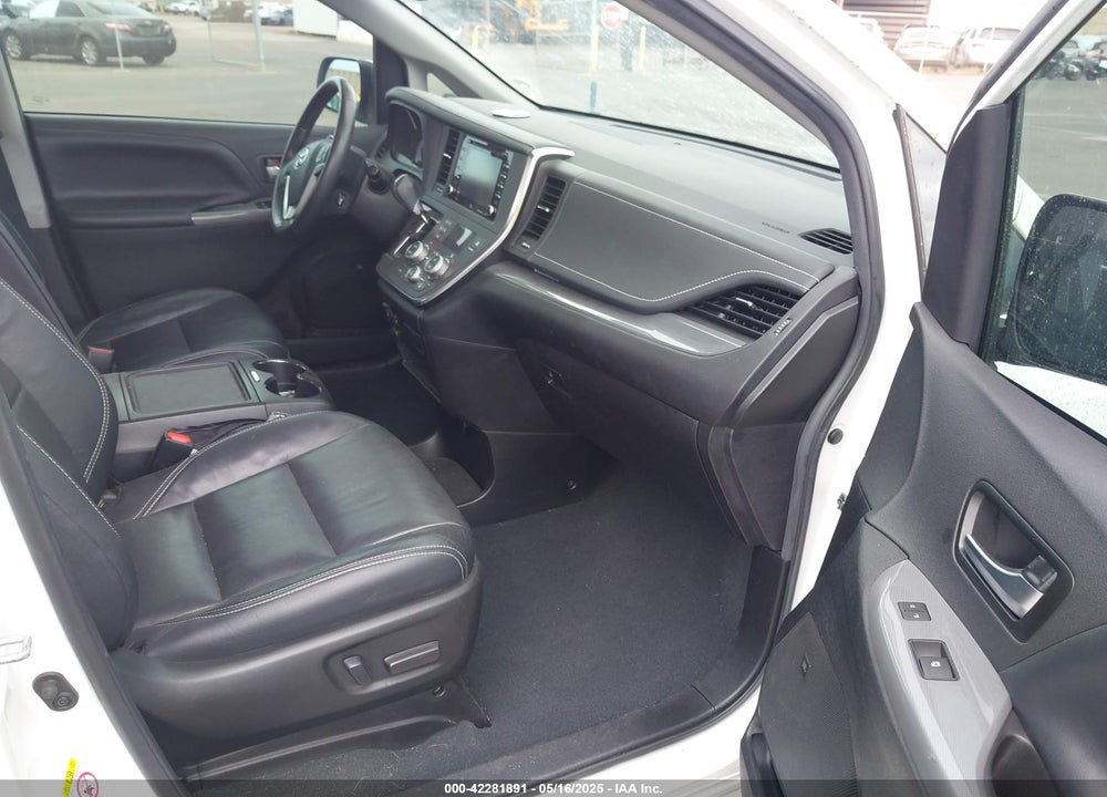 2019 TOYOTA SIENNA SE PREMIUM 8 PASSENGER VIN: 5TDXZ3DC0KS990321