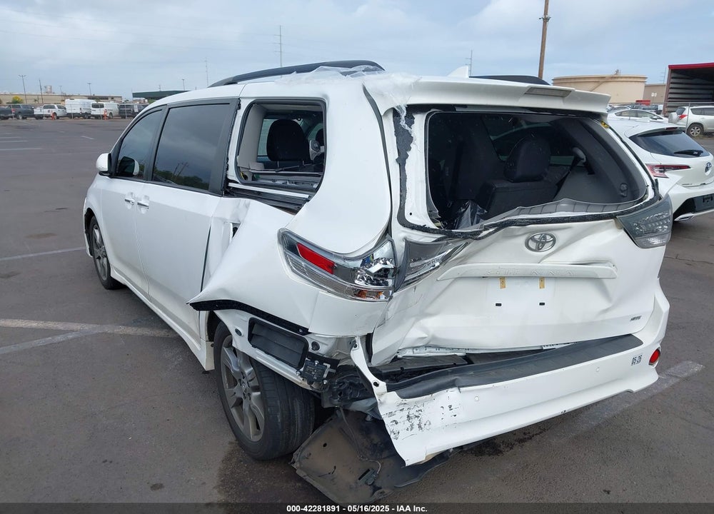 2019 TOYOTA SIENNA SE PREMIUM 8 PASSENGER VIN: 5TDXZ3DC0KS990321