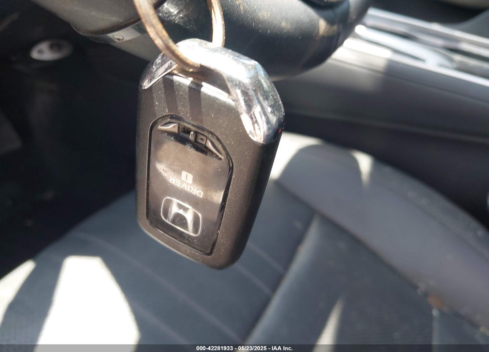 2019 HONDA ACCORD VIN: 1HGCV1F57KA075025