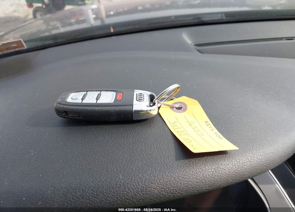 2013 AUDI A4 VIN: WAUHFAFLXDN032260