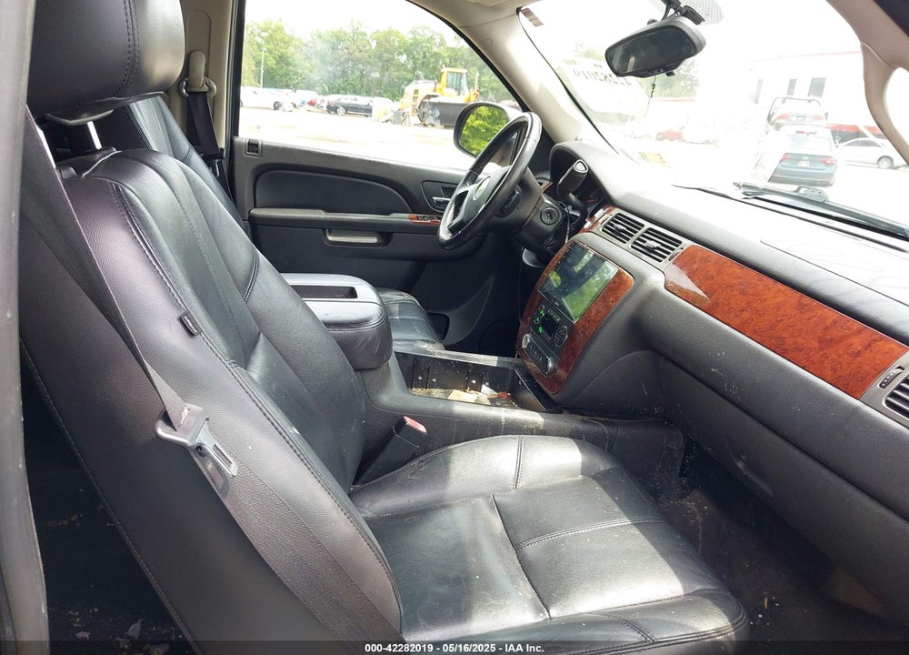 2010 CHEVROLET SUBURBAN 1500 LT1 VIN: 1GNUKJE34AR270941