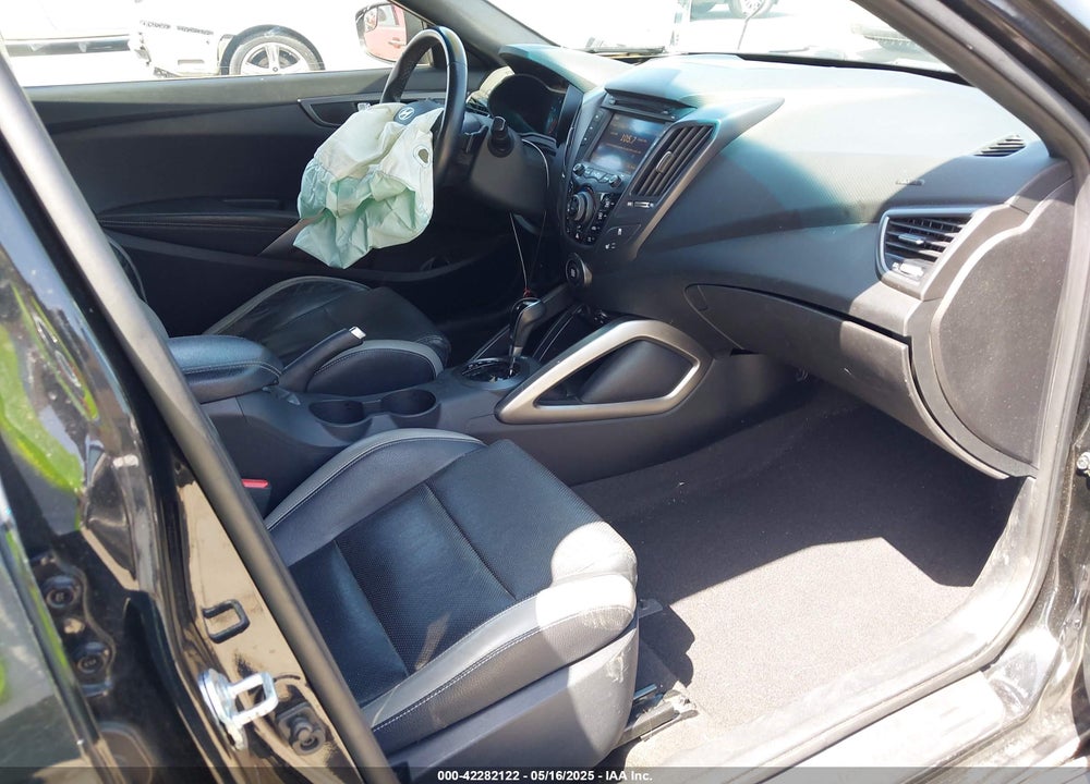 2016 HYUNDAI VELOSTER VIN: KMHTC6AE2GU288538