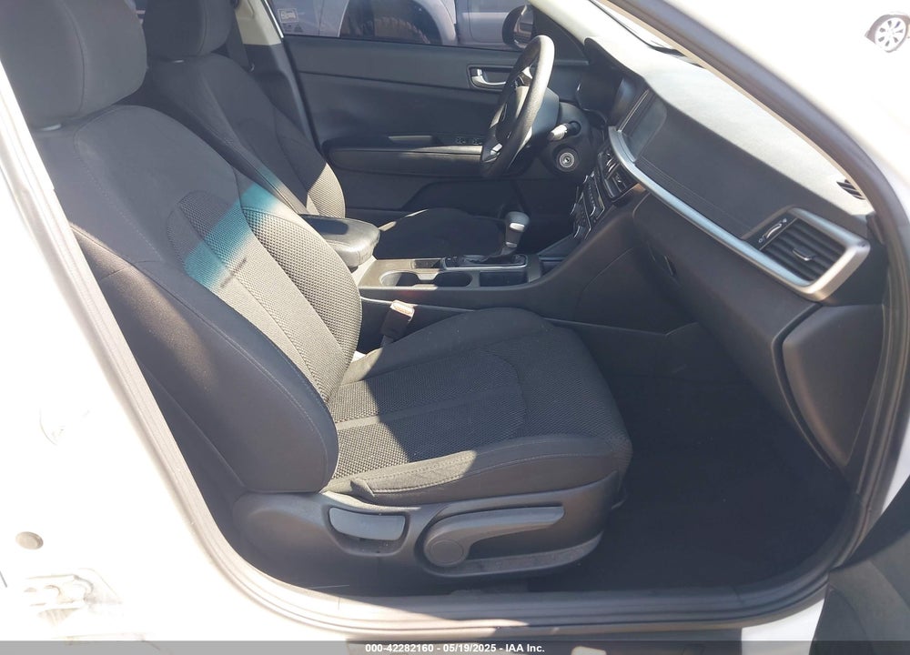 2019 KIA OPTIMA LX VIN: 5XXGT4L36KG313302