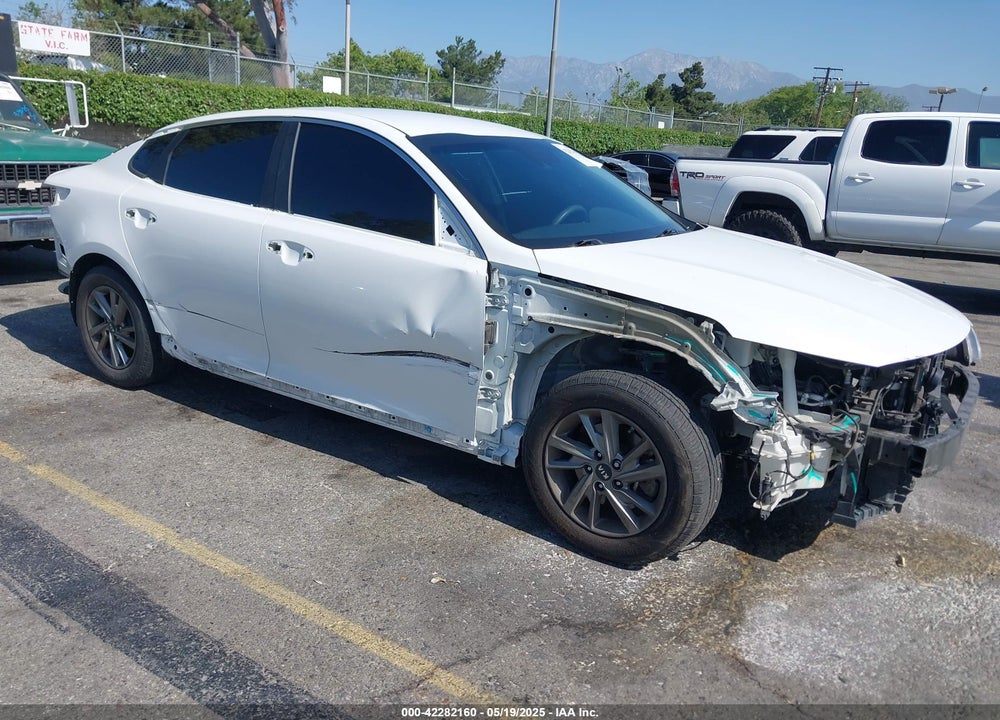 2019 KIA OPTIMA LX VIN: 5XXGT4L36KG313302