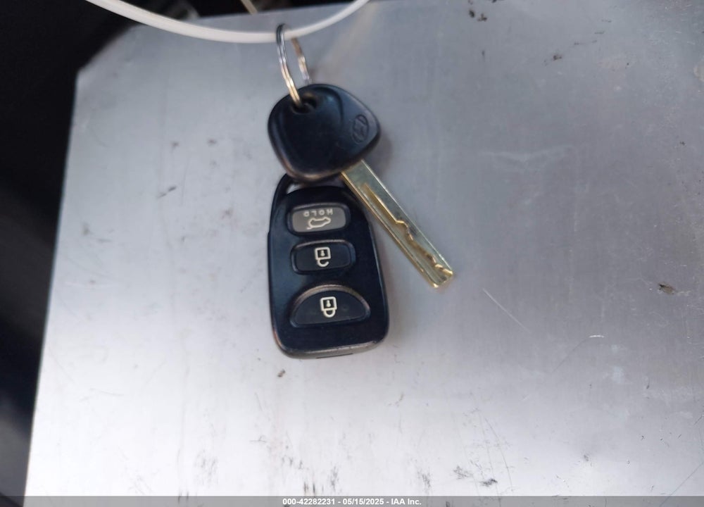 2016 HYUNDAI VELOSTER VIN: KMHTC6AD0GU270563