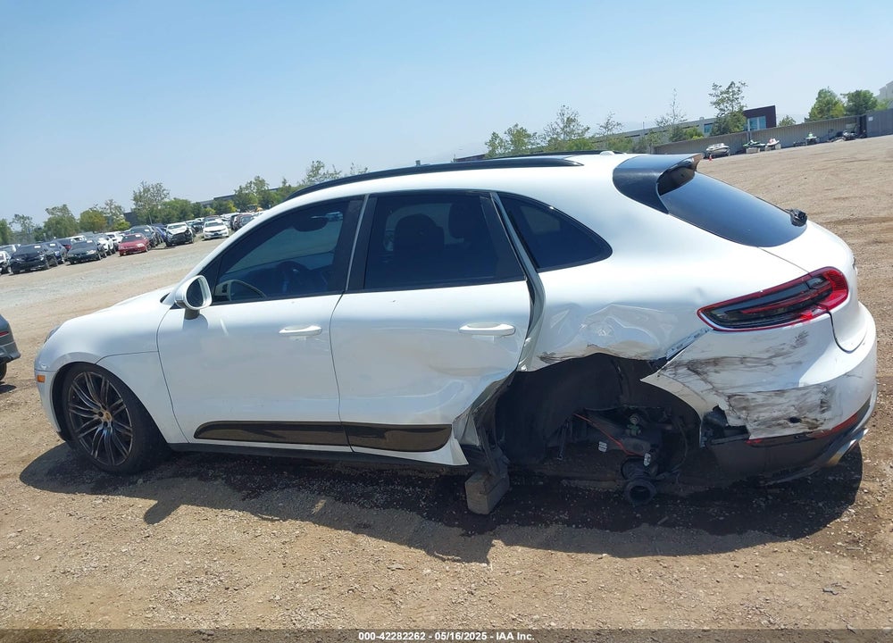 2015 PORSCHE MACAN VIN: WP1AB2A52FLB59239