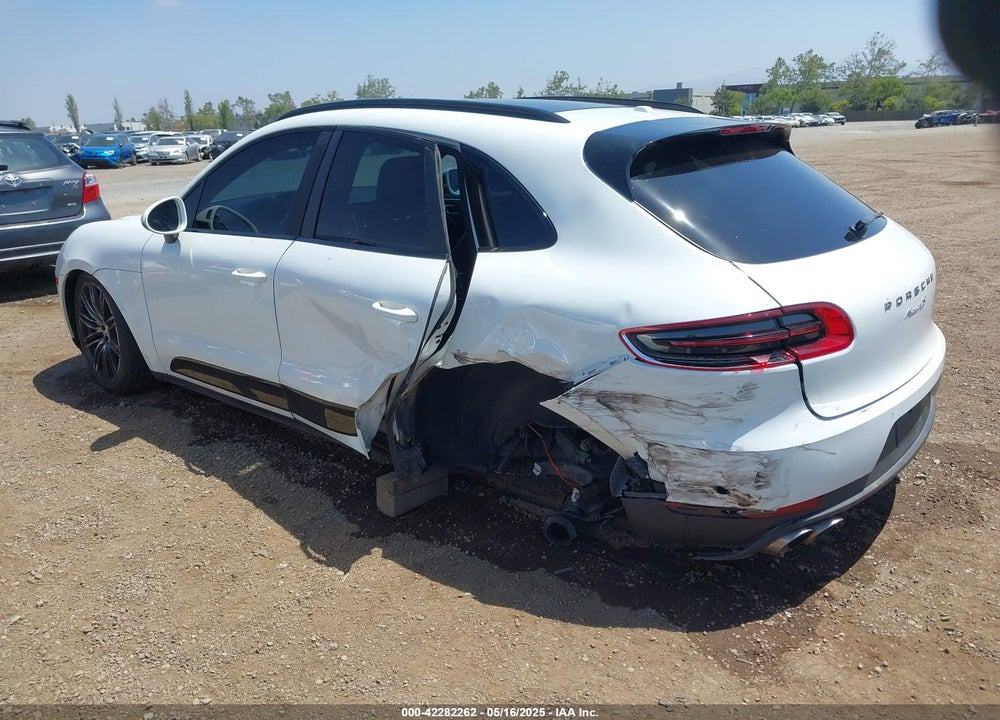 2015 PORSCHE MACAN VIN: WP1AB2A52FLB59239